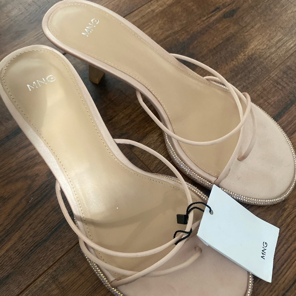 Woman heeled sandals